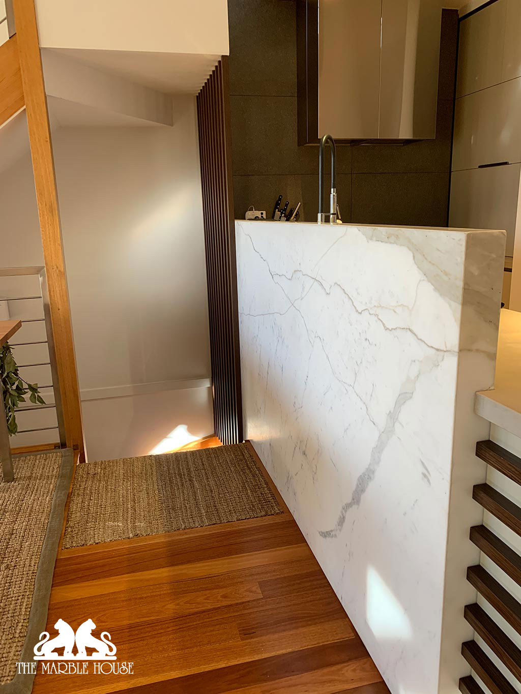 Calacatta-polished