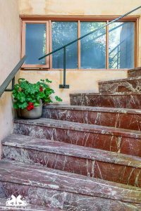 Karnish-Red-Marble